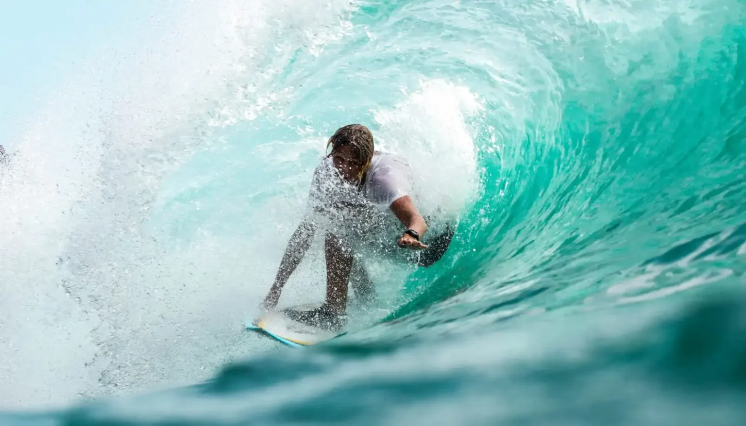 The Surprising Surfing Benefits to Your Body and Mind