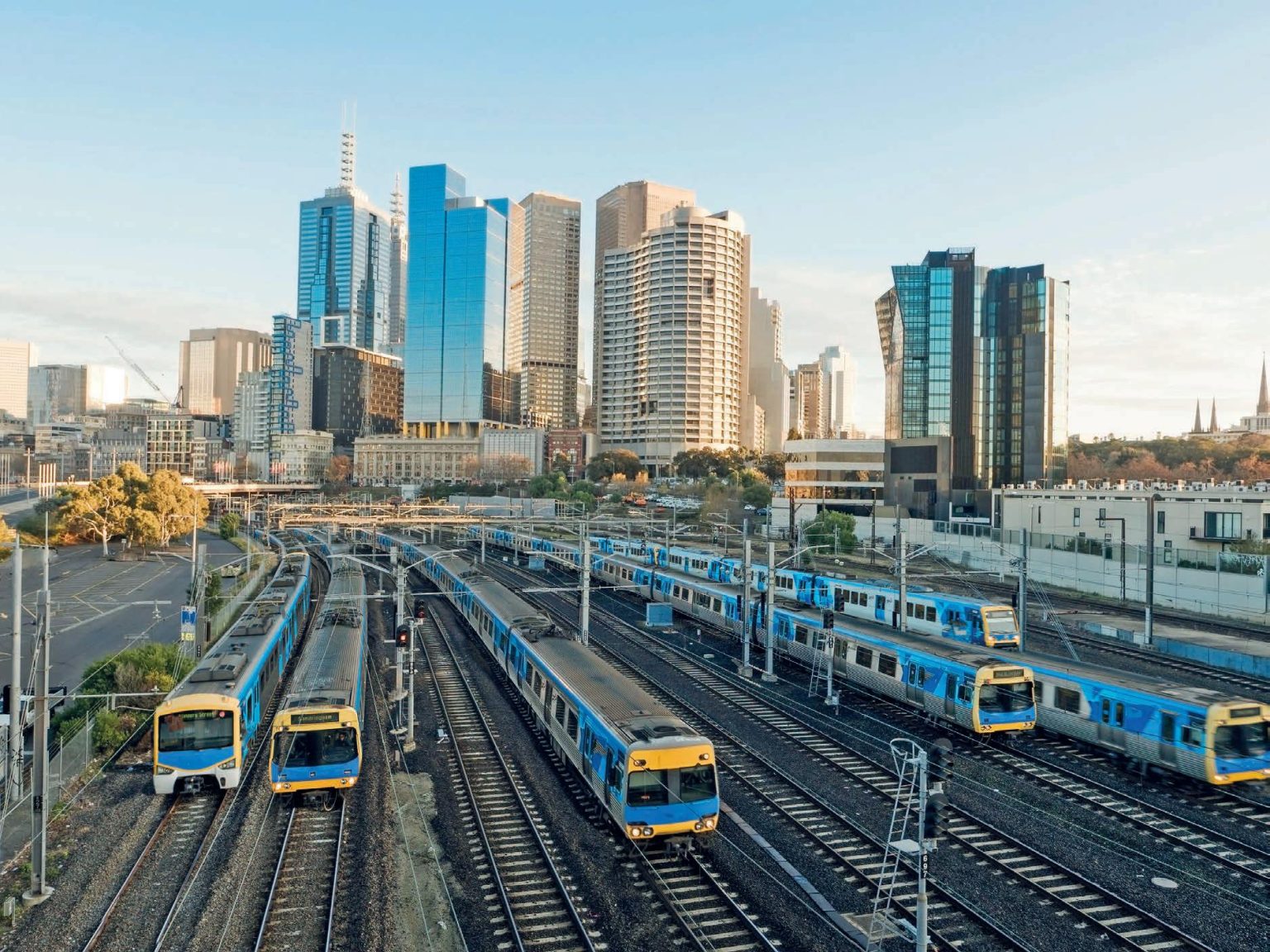 Elevating Sydney’s Skyline: Strategic Crane Hire and Rail-Integrated Transport for Urban Development